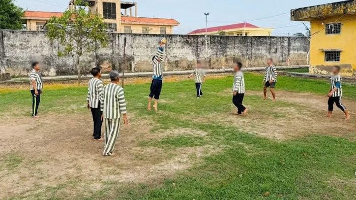 Can, phạm nhân tại các Trại tạm giam được tham gia các hoạt động thể dục, thể thao.