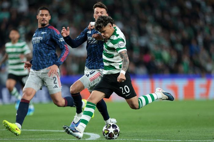 Sporting Lisbon đá đôi công sòng phẳng