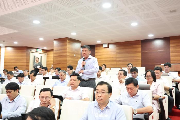 Lãnh đạo UBND xã Vạn Thắng phát biểu.