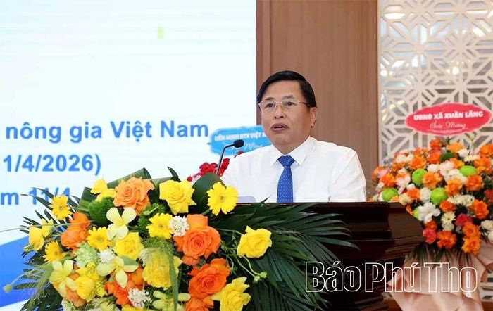 Đồng chí Phó Chủ tịch UBND tỉnh Đinh Công Sứ phát biểu tại buổi lễ.