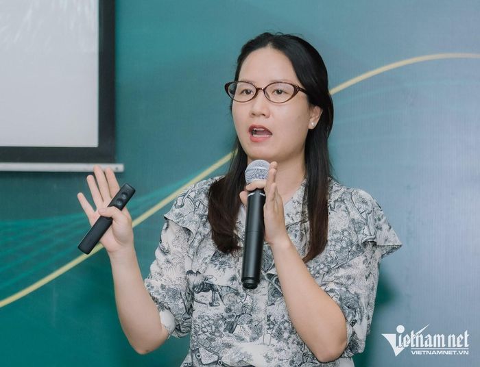 ThS. Bùi Thị Thu Giang chia sẻ thông tin tại hội nghị. Ảnh: N. Huyền 