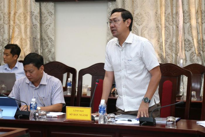 Đại diện Sở Xây dựng báo cáo tại buổi làm việc