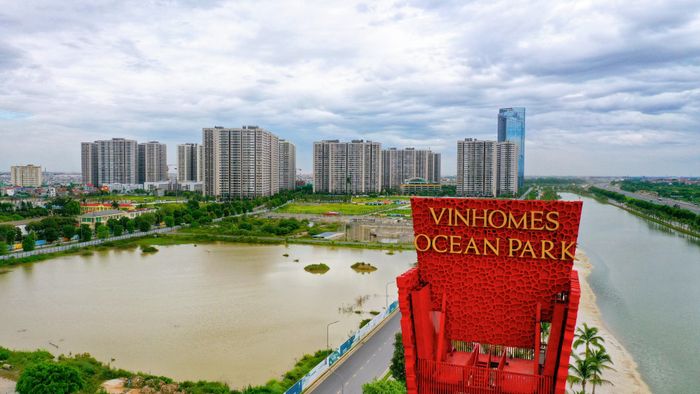  Theo ACBS, hiệu quả của ngành bất động sản năm nay vẫn phụ thuộc lớn vào Vinhomes - doanh nghiệp chiếm khoảng 70-90% tổng doanh thu và 80-90% tổng lợi nhuận toàn ngành giai đoạn 2021-2025. Ảnh: Nam Khánh.