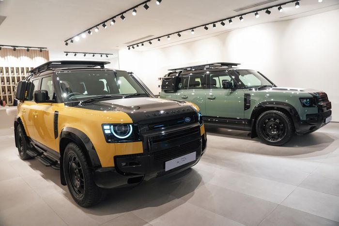 Sau khi ra mắt toàn cầu vào giữa năm 2025, Defender 110 Trophy Edition đã chính thức có mặt tại Thái Lan với chỉ duy nhất tùy chọn động cơ PHEV.