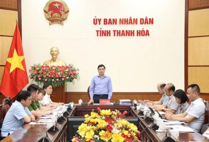 Chủ tịch Ủy ban nhân dân tỉnh Thanh Hóa phát biểu tại hội nghị.
