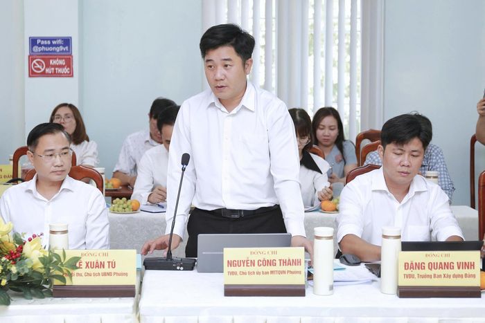  Đại diện Ủy ban MTTQ Việt Nam phường Tam Thắng phát biểu, nêu ý kiến 