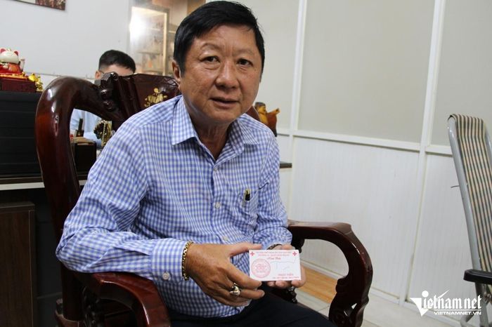Ông Khoa có 30 năm thực hiện công tác mai táng miễn phí cho người nghèo, người già neo đơn tại TPHCM. Ảnh: Hà Nguyễn