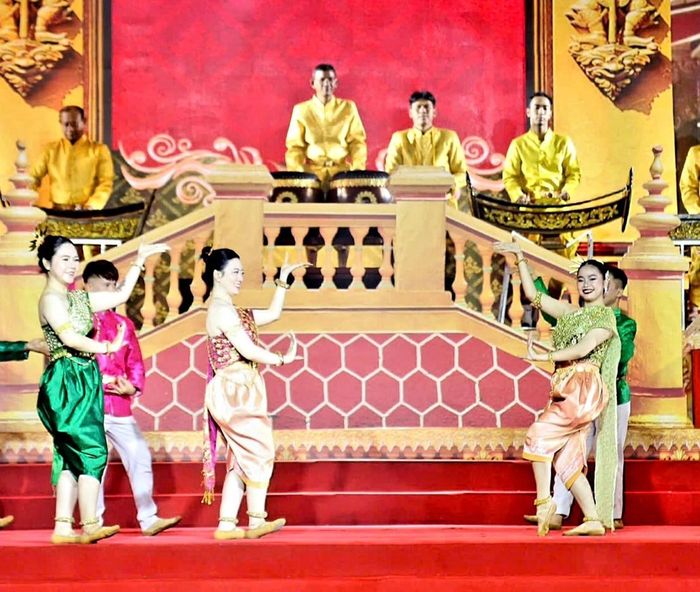 Đời sống kinh tế - xã hội vùng đồng bào Khmer Nam bộ đã và đang có nhiều bước chuyển tích cực, các giá trị văn hóa truyền thống được giữ gìn, phát huy (Ảnh TL)