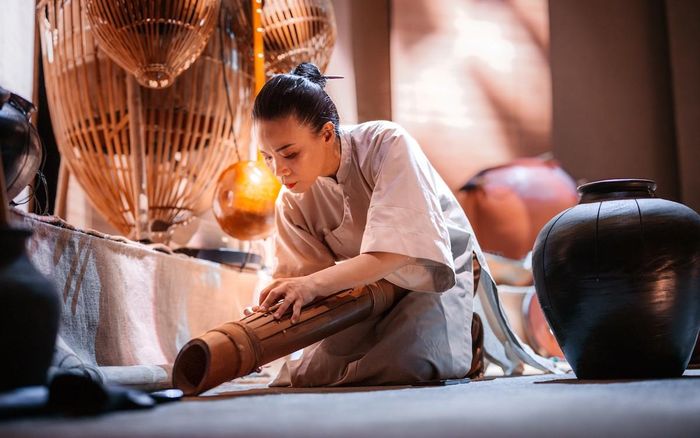 Nhạc cụ bằng tre, nứa được sử dụng trong show diễn.