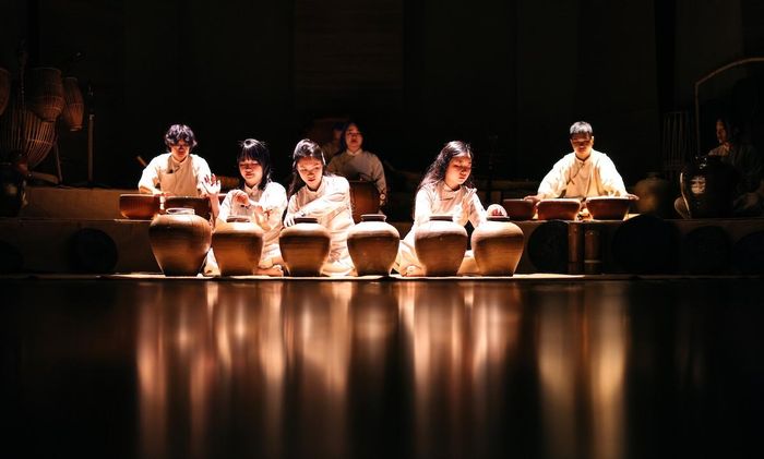 Khi chum vại biến thành nhạc cụ.