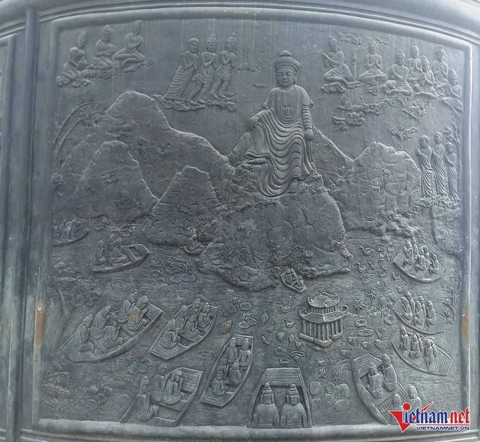 Hành cung Vũ Lâm, căn cứ quân sự thời Trần nằm trong vùng núi thành Nam của kinh đô Hoa Lư xưa.