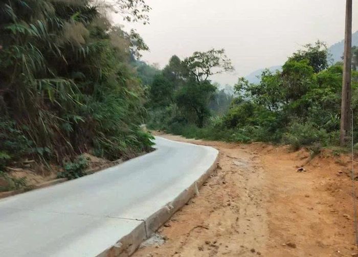 Tuyến đường Pá Quăn đi Cò Cài vẫn còn dang dở sau nhiều năm triển khai thi công.