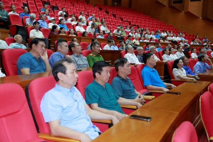 Các đại biểu tham dự hội nghị.