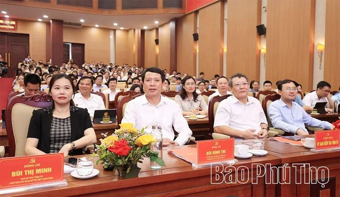Các đại biểu dự hội nghị.