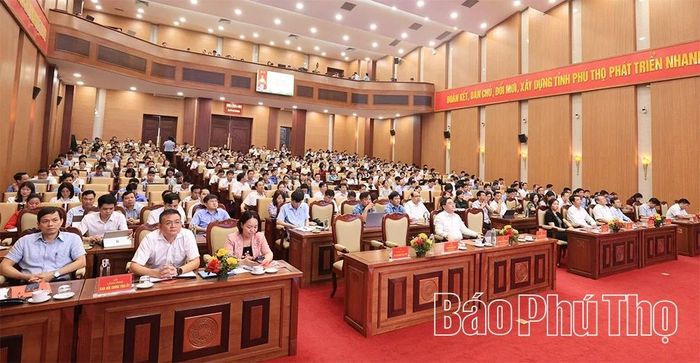 Các đại biểu tham dự hội nghị tập huấn.
