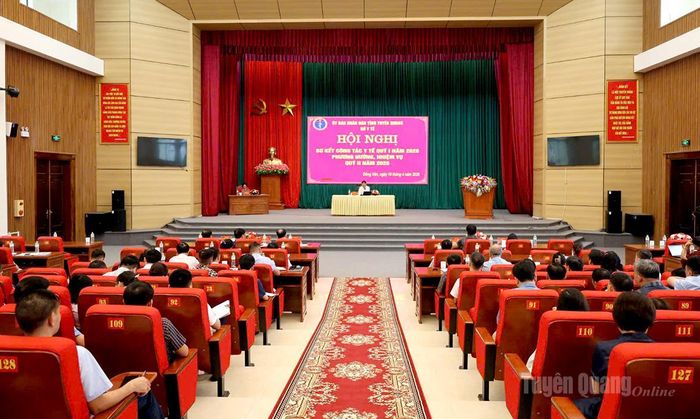 Toàn cảnh hội nghị.