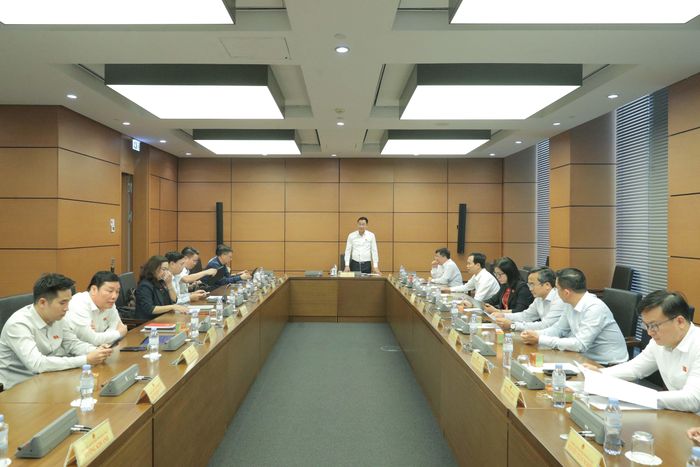 Toàn cảnh phiên thảo luận. Ảnh: Hồ Long