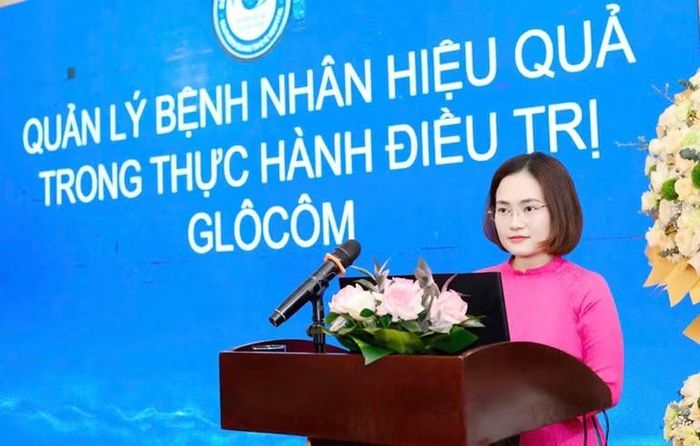 Bác sĩ chuyên khoa I Nguyễn Huyền Trâm báo cáo nội dung quản lý bệnh nhân hiệu quả trong thực hành điều trị Glôcôm.