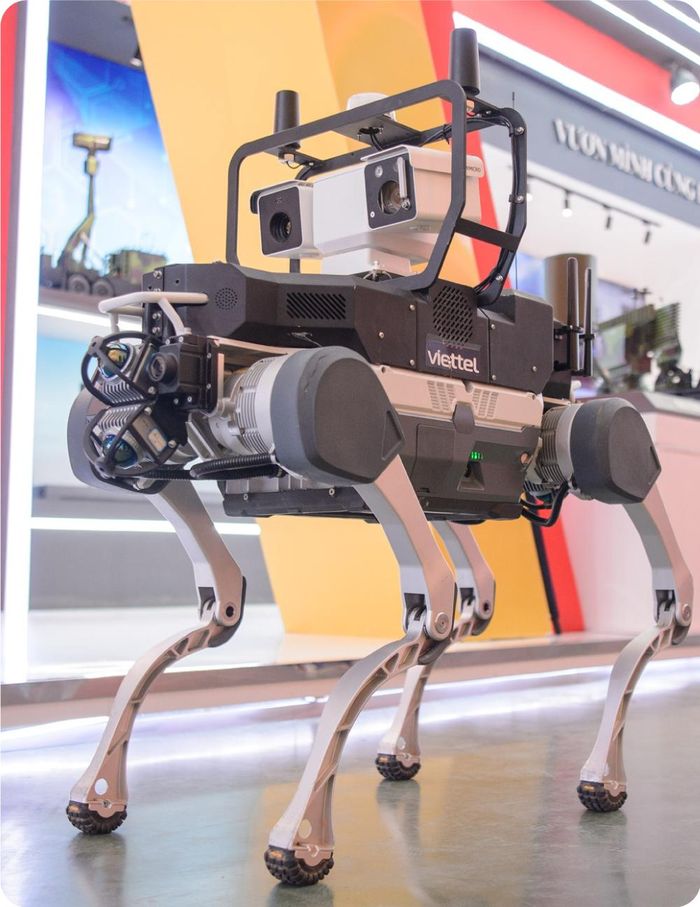 Sản phẩm "chó robot" của Tập đoàn Công nghiệp-Viễn thông Quân đội nghiên cứu, chế tạo.