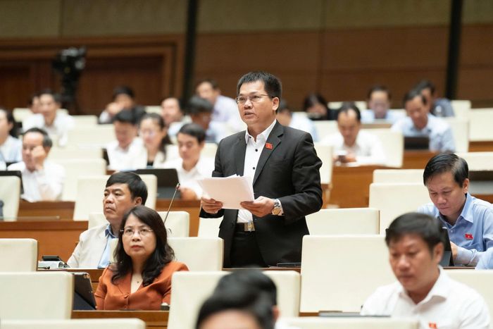Đại biểu Dương Khắc Mai, Đoàn ĐBQH tỉnh Lâm Đồng phát biểu.
