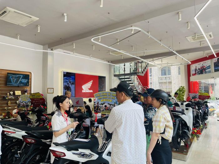 Trong mảng kinh doanh xe máy, Honda ghi nhận sự bứt phá mạnh mẽ trong tháng 3/2026 với 241.252 xe bán ra.