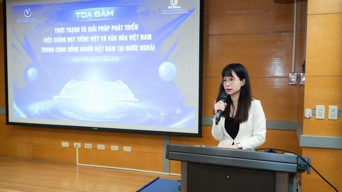 Bà Ngô Phương Thảo - Phó Chủ nhiệm Văn phòng Kinh tế Văn hóa Việt Nam tại Đài Bắc (Đài Loan, Trung Quốc) phát biểu tại tọa đàm.
