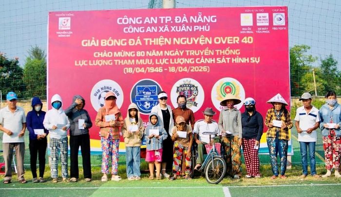 50 suất quá có tổng giá trị 25 triệu đồng đã được trao tặng thông qua giải đấu.