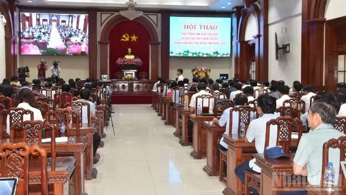 Quang cảnh các đại biểu dự hội thảo.
