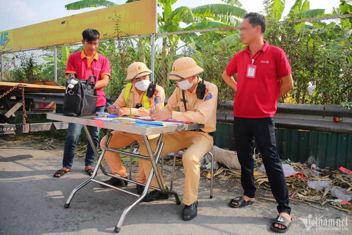 Trưởng công an cấp xã được đề xuất có quyền phạt tiền đến 37,5 triệu đồng. Ảnh: Đình Hiếu