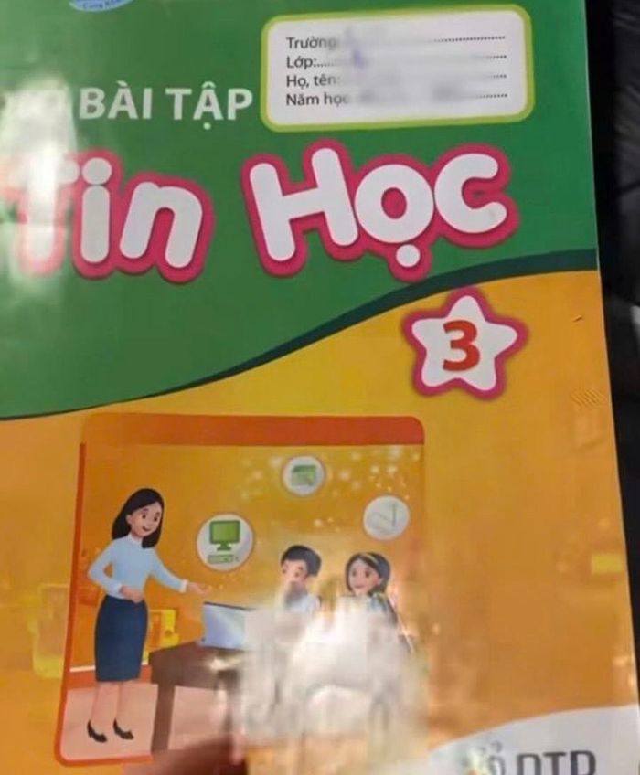 Bìa cuốn sách có đường link trang web có nội dung không phù hợp. Ảnh: N. Vương