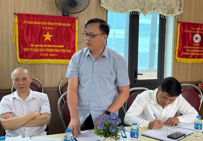 Lãnh đạo Khoa Huyết học – Truyền máu, Bệnh viện Đa khoa tỉnh phát biểu tại hội nghị.