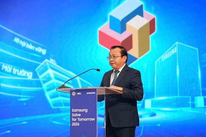 Thứ trưởng Bộ Tài chính ông Lê Tấn Cận phát biểu tại chương trình.