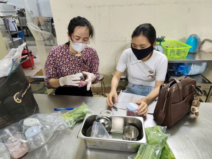 Việc lấy mẫu xét nghiệm định kỳ đã được thực hiện để kiểm soát các loại virus dịch bệnh