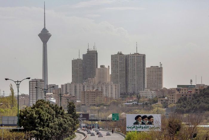 Trước "thiên la địa võng" trừng phạt, Iran đã xoay sở để giảm phụ thuộc dầu mỏ. Ảnh: New York Times.