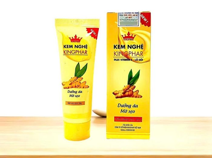 Kem nghệ Kingphar bị thu hồi trên toàn quốc vì không đạt tiêu chuẩn chất lượng về giới hạn vi sinh vật trong mỹ phẩm theo quy định. Ảnh: NTBV.