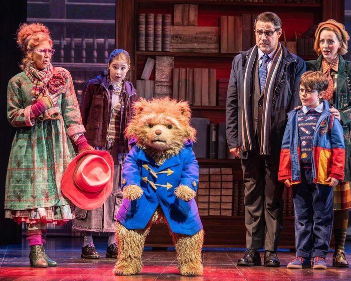 Một cảnh trong vở nhạc kịch ăn khách “Paddington: The Musical”
