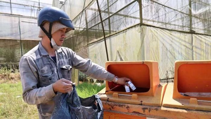 Thời gian qua do thiếu kinh phí nên hoạt động thu gom, tái chế và xử lý chất thải bao bì thuốc bảo vệ thực vật tại nhiều địa phương ở Tây Nguyên chưa bảo đảm đúng quy định. (Ảnh: Phạm Hoài)