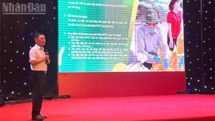 Ông Nguyễn Thanh Yên, Phó Trưởng phòng Chính sách pháp chế, Cục Môi trường, Bộ Nông nghiệp và Môi trường giới thiệu về Nghị định 110/2026/NĐ-CP của Chính phủ quy định chi tiết thi hành một số điều của Luật Bảo vệ môi trường về trách nhiệm tái chế sản phẩm, bao bì và trách nhiệm xử lý chất thải của nhà sản xuất, nhập khẩu.