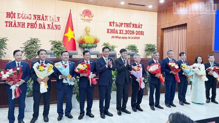 Thường trực Hội đồng nhân dân thành phố khóa XI, nhiệm kỳ 2026-2031 ra mắt.