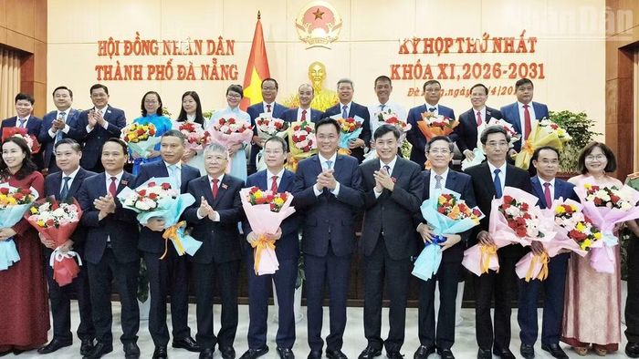 Ủy ban nhân dân thành phố khóa XI, nhiệm kỳ 2026-2031 ra mắt.