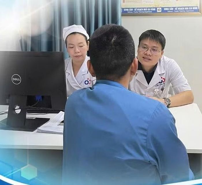Các bác sĩ tư vấn cho người chồng - Ảnh BVCC
