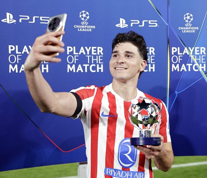 Julian Alvarez - Cầu thủ hay nhất trận lượt đi, đang cùng Atletico nắm lợi thế lớn giành vé bán kết Cúp C1. Ảnh: A.M