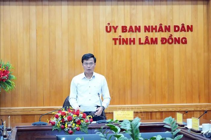 Ông Đinh Văn Tuấn, Phó Chủ tịch UBND tỉnh Lâm Đồng chỉ đạo các đơn vị xây dựng Quy chế phải bảo đảm hài hòa giữa yêu cầu bảo tồn và khai thác, phát huy giá trị di sản. Ảnh: Chu Quốc Hùng/ TTXVN