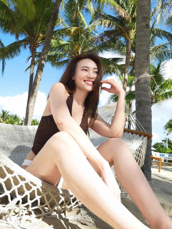 Nữ diễn viên tận hưởng kì nghỉ hè đáng nhớ.