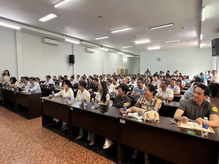 Đại diện các doanh nghiệp dự lễ ký kết.