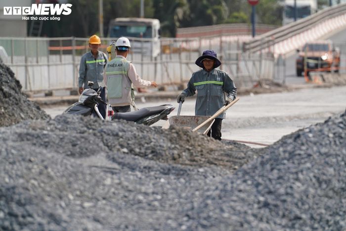 Đến 14/3/2025, giai đoạn 3 - giai đoạn cuối của dự án chính thức được khởi công, với mục tiêu hoàn thành trong vòng một năm. Tuy nhiên, theo ghi nhận vào giữa tháng 4/2026, công trường vẫn còn nhiều hạng mục đang trong quá trình thi công.