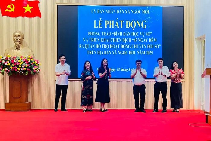 Xã Ngọc Hồi phát động phong trào "Bình dân học vụ số" từ rất sớm. Ảnh: Hoàng Quyết
