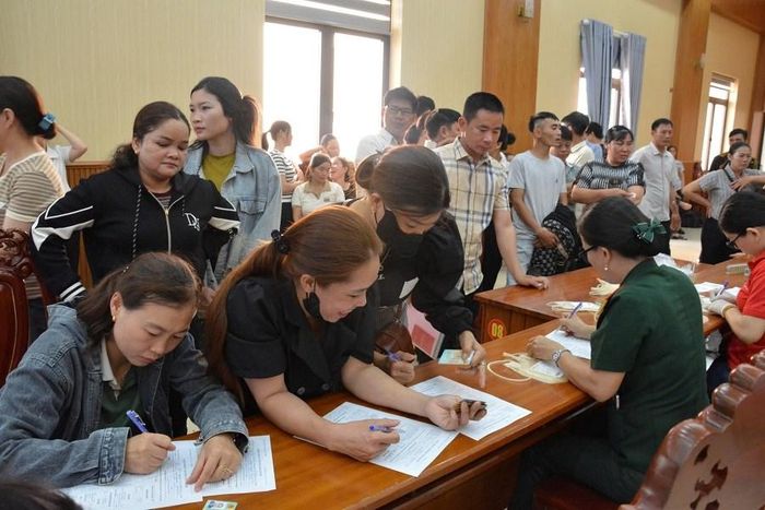Ngày hội hiến máu tình nguyện còn thu hút sự tham gia của đông đảo người dân các xã Ia Pnôn, Ia Nan, Ia Dom