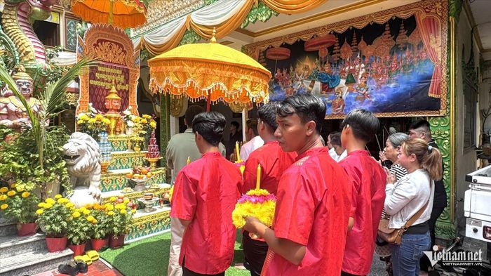 Các chùa Khmer lập lễ rước chư thiên quản thế năm 2026 - Thần Rakkhāsādevi