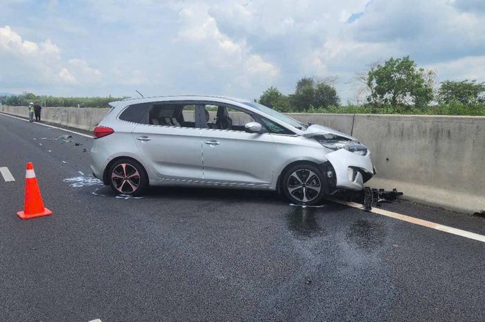 Các tài xế cần kiểm tra phương tiện trước khi lưu thông trên cao tốc để bảo đảm an toàn, tránh tai nạn do sự cố nổ lốp. Ảnh: A.X